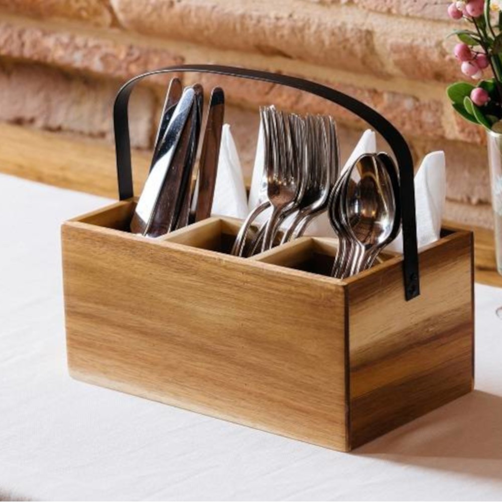 Dėžutė medinė stalo aksesuarams 26 x 15 x h11,7 cm.