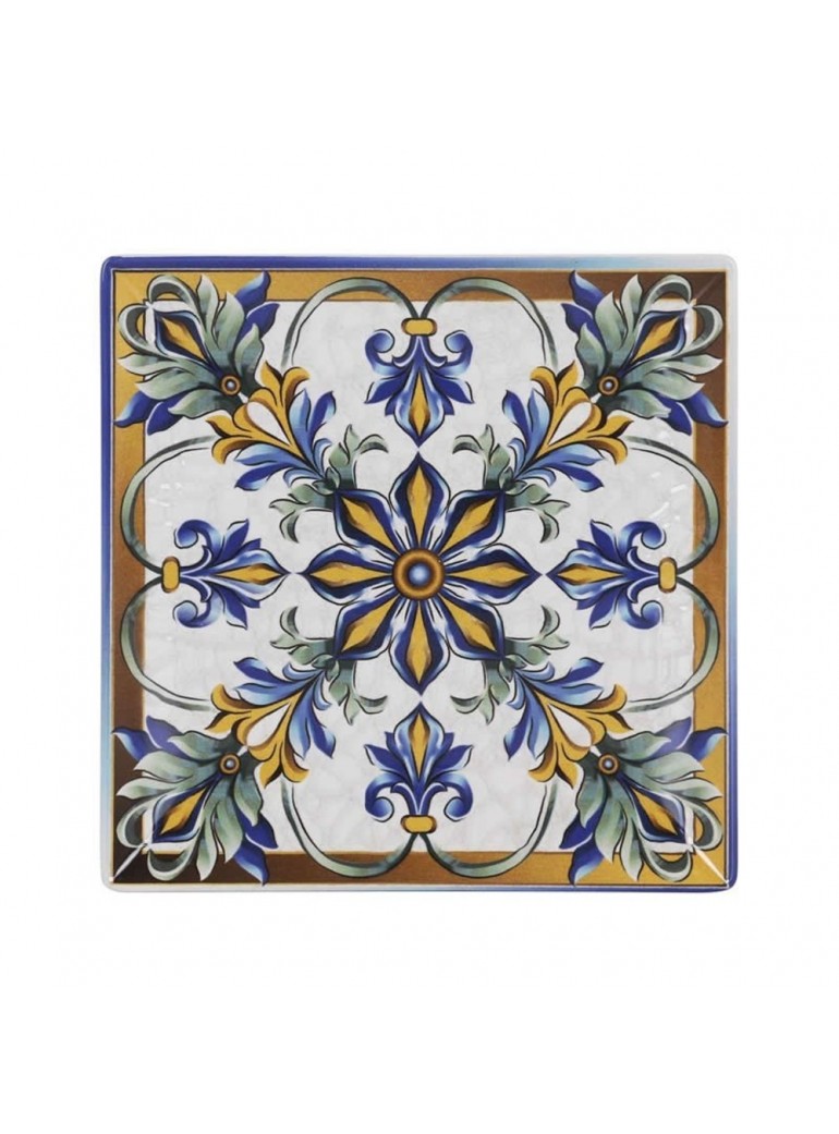 VIEJO VALLE PLATE, MING II BYZANTIO. 24 cm. x 24 cm. x 2 cm. Porcelain.